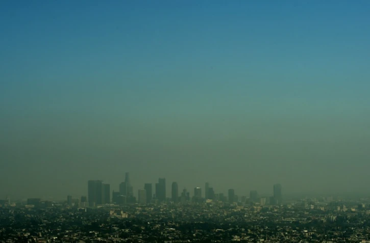 Une vue de Los Angeles sous le "smog", le 31 mai 2015