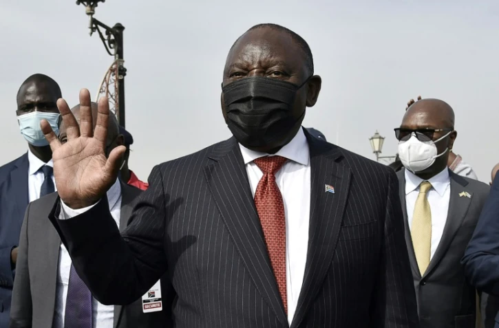Le président sud-africain Cyril Ramaphosa, le 7 décembre 2021 au Sénégal