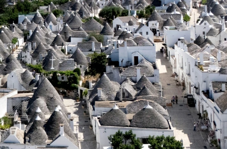 Des trulli à Alberobello, en Italie, le 24 juin 2026