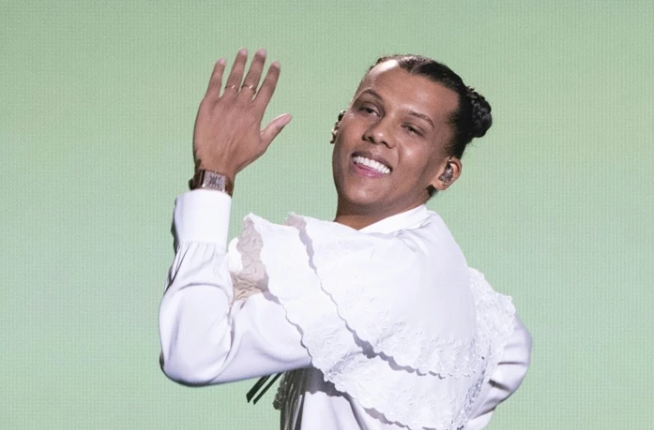 Le chanteur belge Paul Van Haver alias Stromae sur la scène des 37e Victoires de la Musique à Boulogne-Billancourt, à l'ouest de Paris, le 11 février 2022