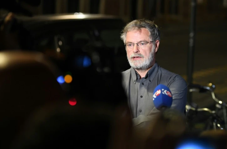 Le porte-parole du parquet belge, Eric Van Der Sypt devant la gare centrale de Bruxelles, le 20 juin 2017 après une explosion "considérée comme une attaque terroriste"