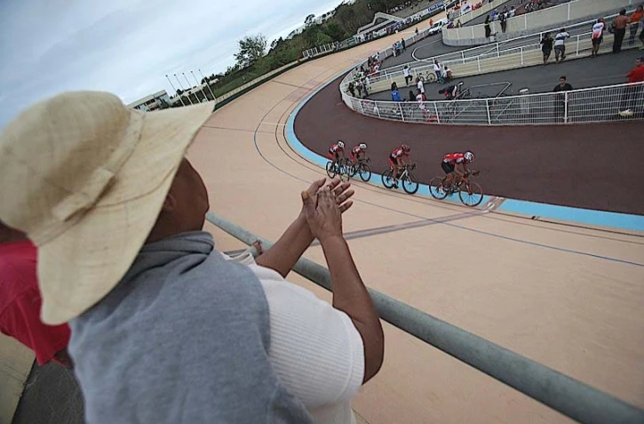 Lundi 20 Septembre 2010

Tour de l'île cycliste 2010