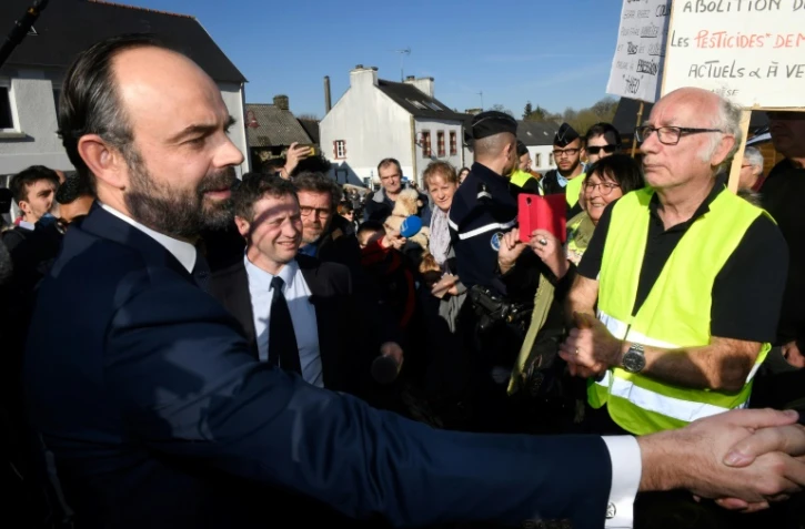 Le Premier ministre Edouard Philippe rencontre des "gilets jaunes" à Saint-Hernin le 15 février 2019
