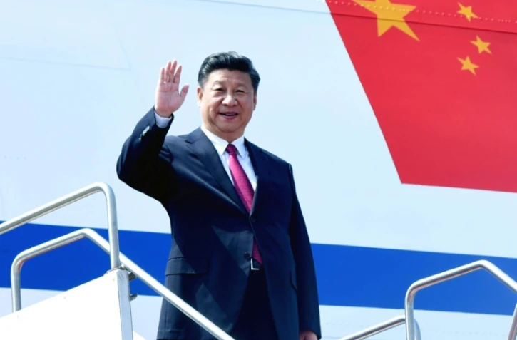Le président chinois Xi Jinping arrive à Dacca au Bangladesh, le 14 octobre 2014.