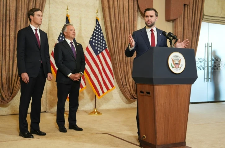 Conférence de presse du vice-président américain JD Vance, en présence du gendre de Donald Trump Jared Kushner et de l'émissaire spécial américain Steve Witkoff à Islamabad le 12 avril 2026