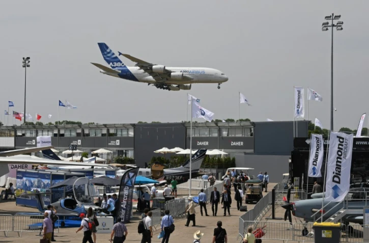 Vol de démonstration d'un Airbus A380Plus au salon du Bourget, le 22 juin 2017