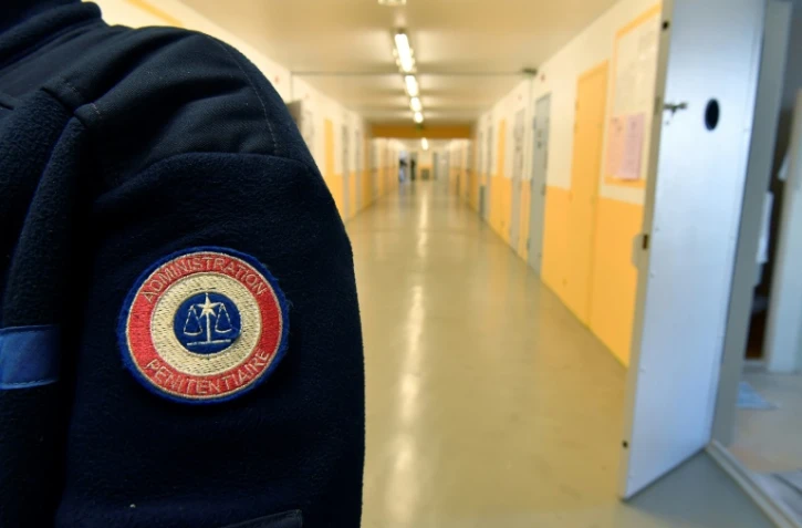 Incarcéré depuis sa mise en examen il y a deux ans dans une ffaire de pédophilie d'une ampleur inédite en France, un ancien chirurgien de 68 ans devra répondre en mars  devant la cour d'assises de la Charente-Maritime à Saintes, des accusations de viols et d'agressions sexuelles sur quatre victimes, mineures à l'époque des faits