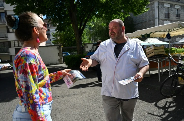 Du fournil au marché dominical, le "boulanger humaniste" de Besançon entre en campagne