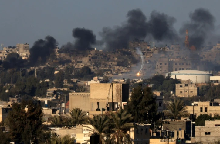 Bombardement israélien sure Khan Younès, dans le sud de la bande de Gaza, le 15 janvier 2024