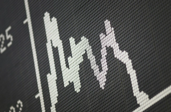 Mouvements importants sur les places boursières mondiales après les durcissements liés à la crise sanitaire