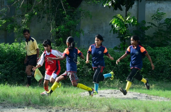 L'équipe féminine de football de Kolsindur à Dacca au Bangladesh le 14 septembre 2015