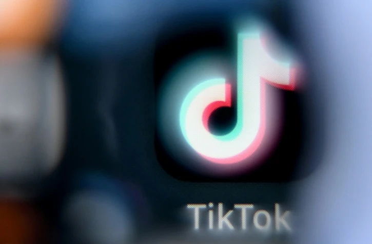 Un rapport parlementaire sur TikTok dévoilé jeudi préconise l'interdiction des réseaux sociaux aux moins de 15 ans et la mise en place d'un "couvre-feu numérique" pour les 15-18 ans