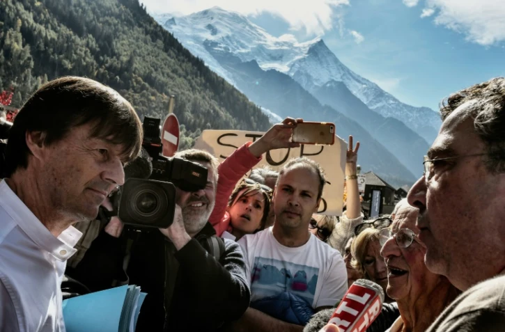 Le ministre de la transition écologique Nicolas Hulot (g), le 29 septembre 2017 à Chamonix