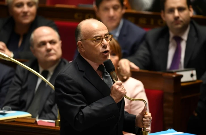 Bernard Cazeneuve lors des questions au gouvernement le 7 décembre 2016 à l'Assemblée nationale à Paris