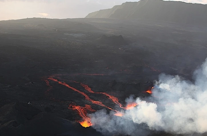 Vendredi 15 Octobre 2010

Eruption du Piton de la Fournaise