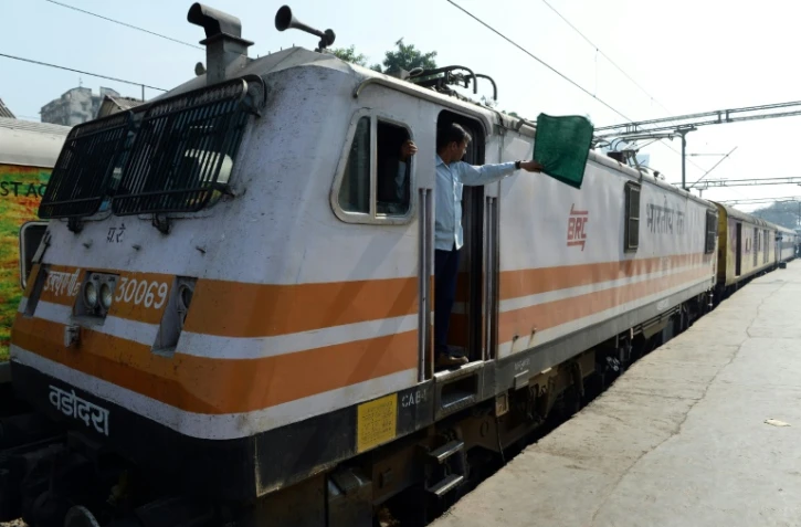 Un train indien quitte le 9 décembre 2015 la gare de Bombay