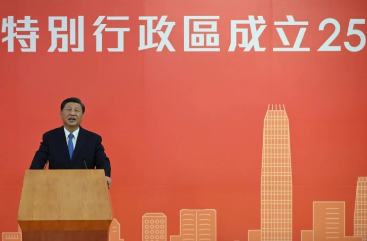 Le président chinois Xi Jinping s'exprime après son arrivée à Hong Kong par le train à grande vitesse, le 30 juin 2022