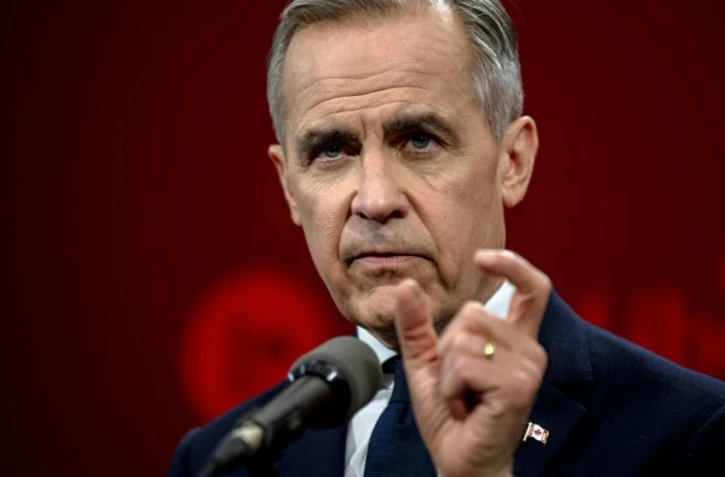 Mark Carney, le favori pour remplacer Justin Trudeau au poste de premier ministre du Canada, lors d'un débat le 24 février 2025 à Montréal