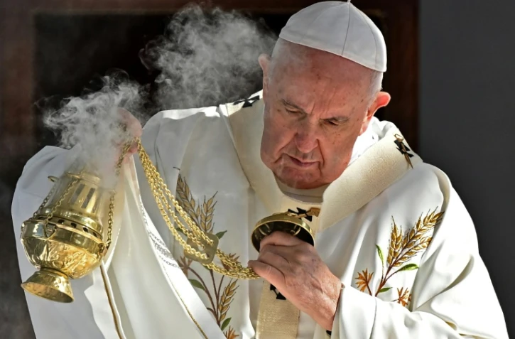 Le pape François célèbre une messe au stade municipal de Nicosie, à Chypre, le 3 décembre 2021