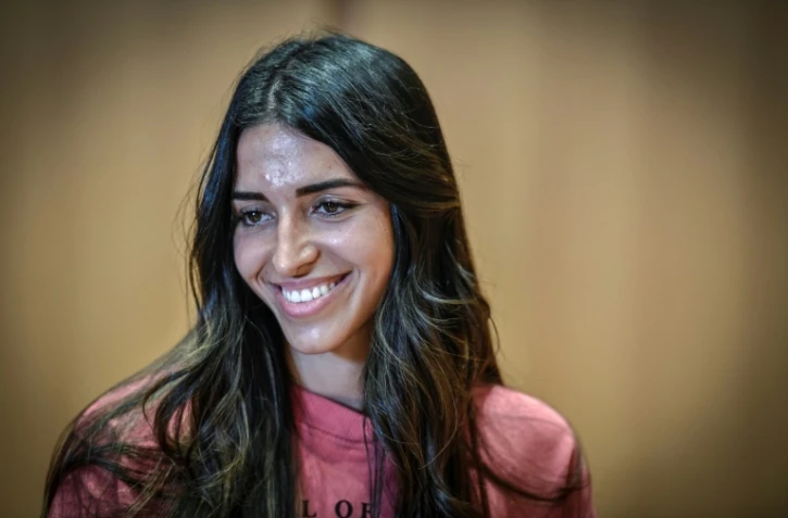 Zarie Sibony, une des deux caissières de l'Hyper Cacher de la porte de Vincennes, lors d'un entretien avec des journalistes, le 18 septembre 2020 au tribunal de Paris