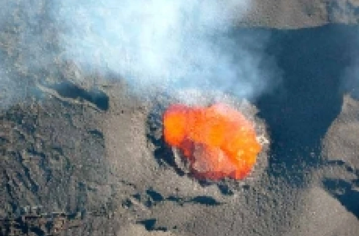 Mercredi 20 Octobre 2010

 Eruption du Piton de la Fournaise photo Emmanuelle Villeuneuve