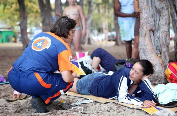 Mercredi 20 octobre 2010 - Démonstration sur la plage de l'Ermitage de la protection civile aux gestes qui sauvent (Photos Julie Fioretti)