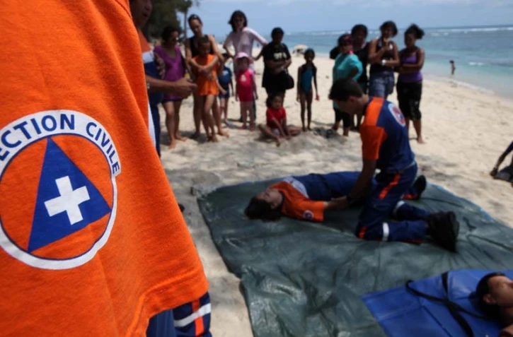Mercredi 20 octobre 2010 - Démonstration sur la plage de l'Ermitage de la protection civile aux gestes qui sauvent (Photos Julie Fioretti)