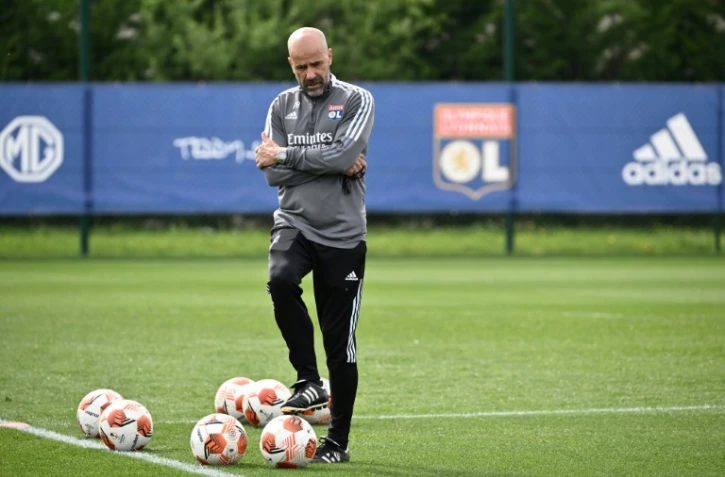 Peter Bosz lors d'une séance d'entraînement à la veille du quart retour de Ligue Europa contre West Ham, le 13 avril 2022 à Décines-Charpieu