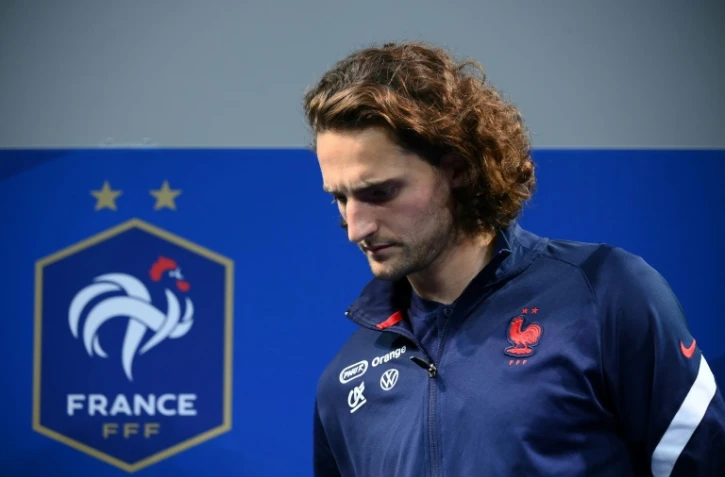 Le milieu des Bleus, Adrien Rabiot, à son arrivée pour une conférence de presse, à Clairefontaine, le 5 juin 2021