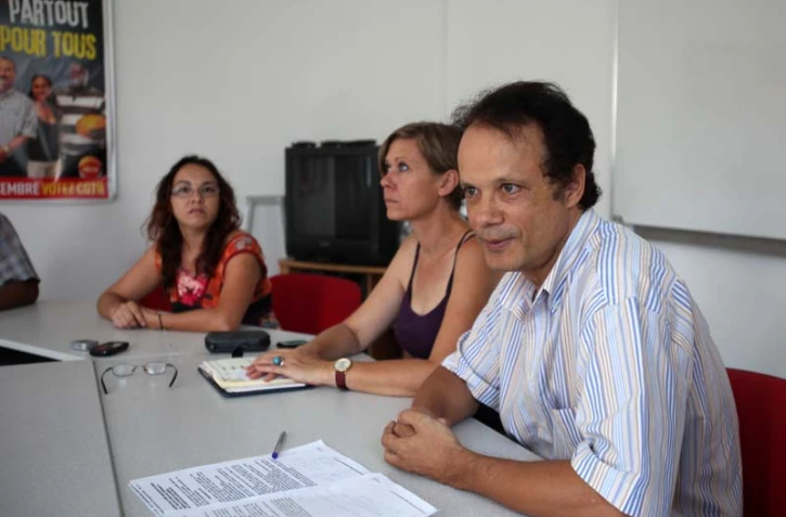 Vendredi 22 octobre 2010 - conférence de presse de l'intersyndicale de l'éducation (photo Julie Fioretti)