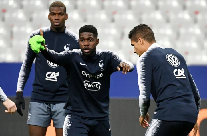 Le central Samuel Umtiti avec ses coéquipiers lors d'une séance d'entraßnement des Bleus au Stade de France, le 24 mars 2019, à la veille d'affronter l'Islande