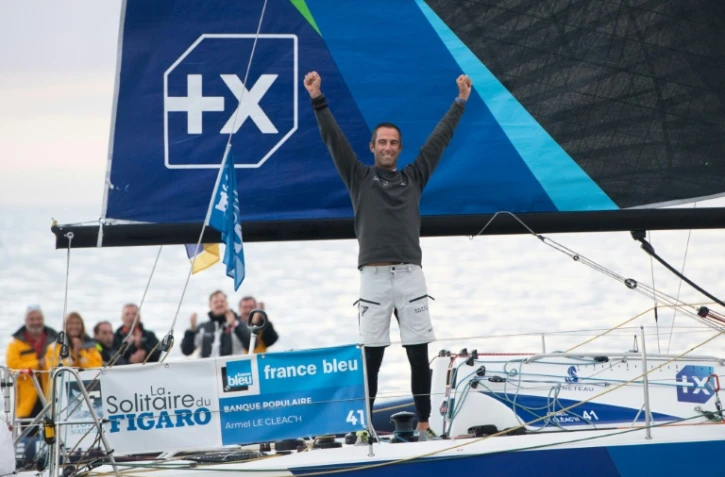 Le skipper Armel Le Cleac'h fête sa victoire dans La Solitaire du Figaro sur son bateau Banque Populaire, à Saint-Nazaire, le 19 septembre 2020
