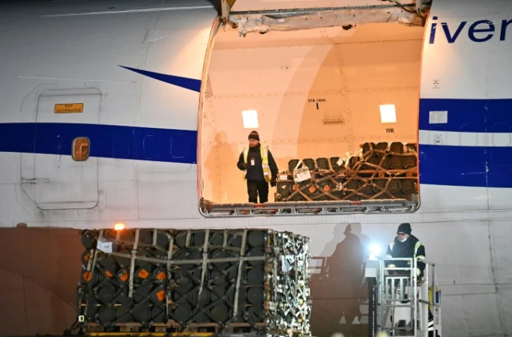 Livraison d'équipement militaire américain à l'aéroport de Kiev, en Ukraine, le 25 janvier 2022