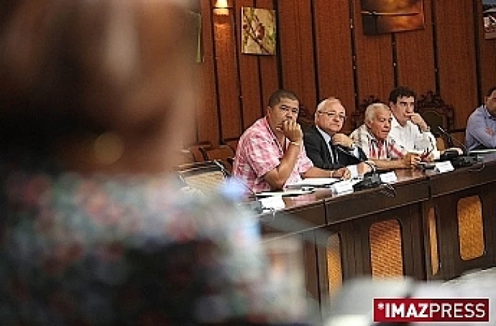 Première réunion du Haut conseil de la commande publique (archives)
