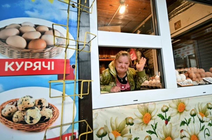 La marchande d'oeufs, Nataliya Morhoun, sur le marché de Boutcha, en Ukraine, le 22 mai 2022