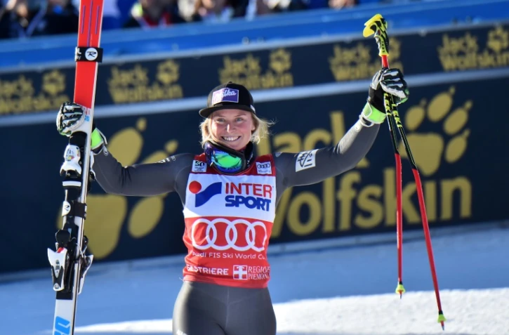 Tessa Worley en joie dans l'aire d'arrivée après sa victoire en slalom géant à Sestrières, le 10 décembre 2016