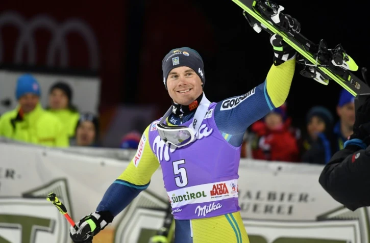 La joie du Suédois Matts Olsson après sa victoire au géant parralèle d'Alta Badia en Italie, le 18 décembre 2017