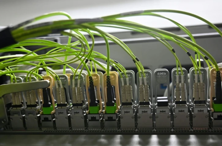 "Des sabotages nocturnes" touchant les réseaux de fibres optiques de plusieurs opérateurs français, tels Free et SFR, ont été commis dans la nuit de dimanche à lundi dans six départements