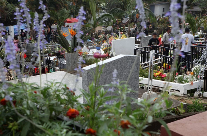 Lundi 1er novembre 2010 - Cimetière du Guillaume