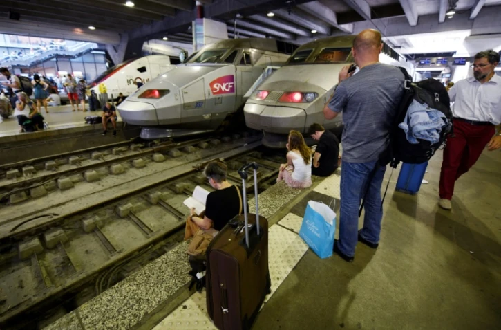 La SNCF a annoncé lundi 30 juillet "qu'un train sur deux circulera entre Paris et le grand ouest"