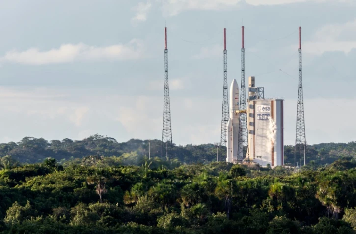 Le lanceur lourd européen Ariane 5, à Kourou en Guyane française le 17 juin 2016