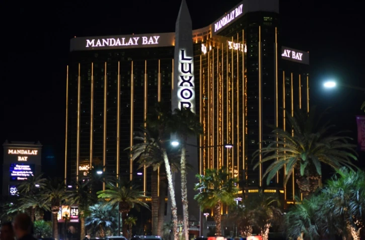 L'hôtel Mandalay Bay, d'où le tireur Stephen Paddock a tiré sur les spectateurs d'un concert de musique country, le 3 octobre 2017 à Las Vegas