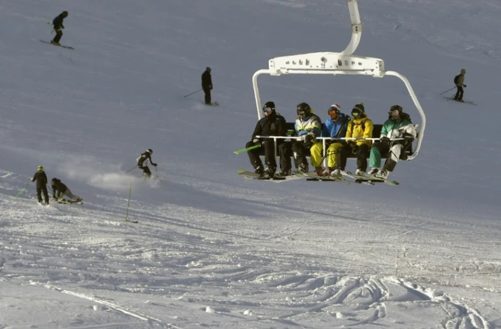 Des skieurs dans un remonte-pente, le 26 novembre 2016 à Val-Thorens, en Savoie