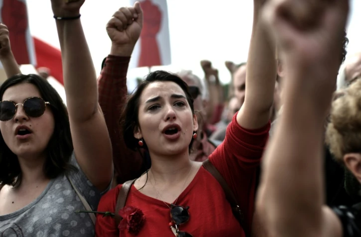 Des membres du syndicat communiste grec (PAME), manifestent à Athènes lors des célébrations du 1er mai 2017