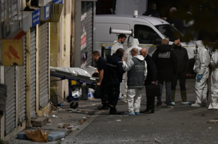 Le corps d'un homme tué lors de l'assaut du Raid le 18 novembre 2015 à Saint-Denis