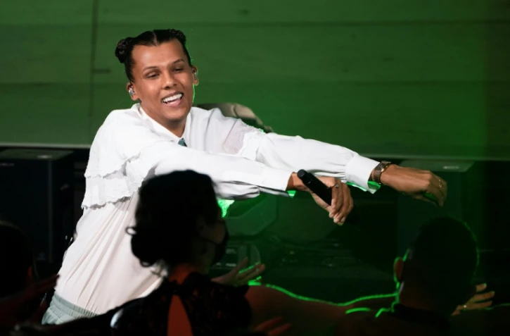 Le chanteur belge Stromae, président d'honneur des 37e Victoires de la Musique, sur la scène de la Seine Musicale à Boulogne-Billancourt, dans les Hauts-de-Seine, le 11 février 2022