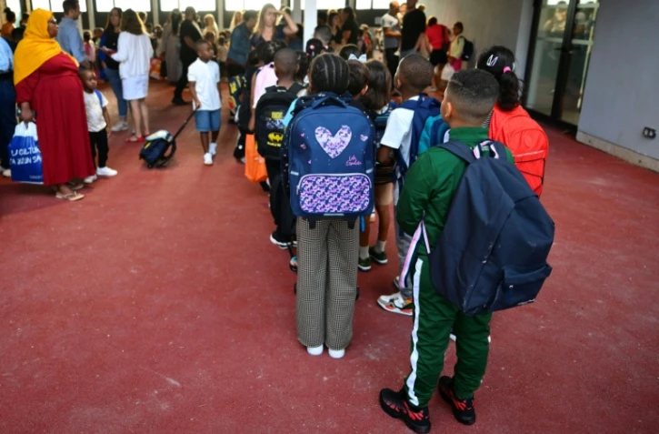 S'émanciper d'un modèle qui met les enfants sous "forte pression" en valorisant "la productivité et la performance": la Convention citoyenne a adopté dimanche 20 propositions pour remettre l'enfant au coeur de la société