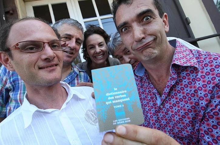 Vendredi 19 Novembre 2010

Les académiciens des verbes qui manquent de David Chassagne, Stéphanie Buttard, Bernard Grollier, Emmanuel Kamboo et Arnaud Sabatier