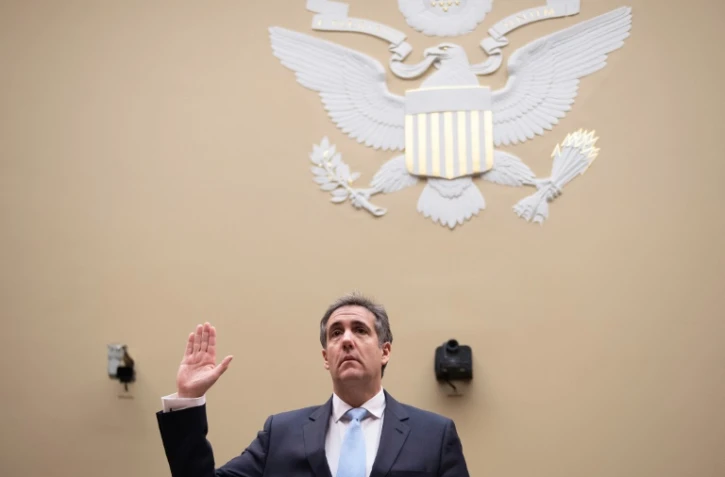 L'ex-avocat de Donald Trump, Michael Cohen, a prêté serment devant les élus du Congrès. "J'ai honte car je sais qui est M. Trump", a-t-il lancé. M. Cohen affirme détenir des "documents irréfutables"