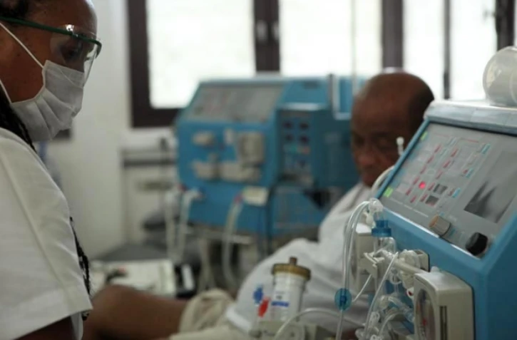 Lundi 22 Novembre 2010


Inauguration du centre de dialyse de Tamatave photo Marie Trouvé